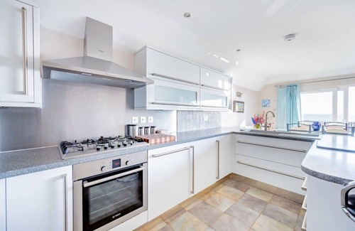 Pevensey House | Family Haven by the Waves Direct Beach Access