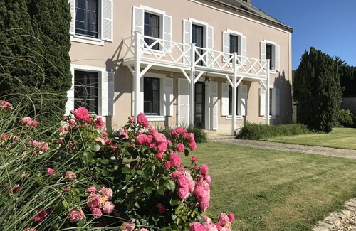 Garancieres-en-Beauce House | Family house for rent, very spacious.