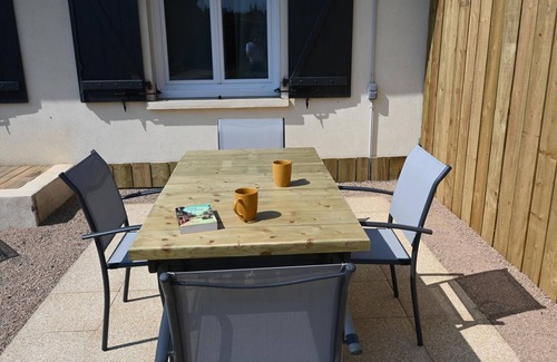 Villeneuve-sur-Allier Cottage | Family home in Villeneuve-sur-Allier