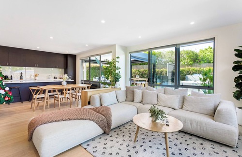 Auckland House | Family holiday home with pool, spa, and outdoor oasis for endless relaxation!