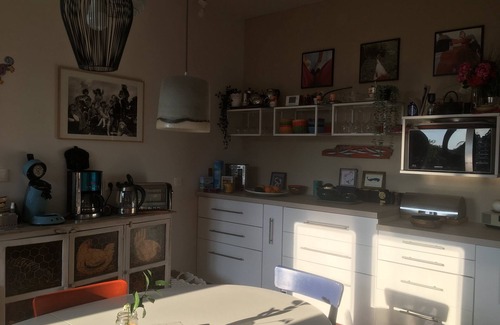 Tinteniac House | Family home/Artist. Halfway between town and sea. Quietly. Ideal for families