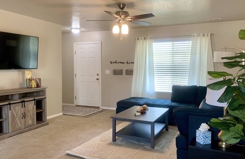 Star House | Family Home Great For Gatherings + Office