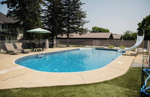 Paradise House | Family Home in Amish Country! Pool, Hot Tub!