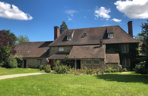Berthenonville House | Family home in Vexin, 1 hour from Paris. Sleeps 17.