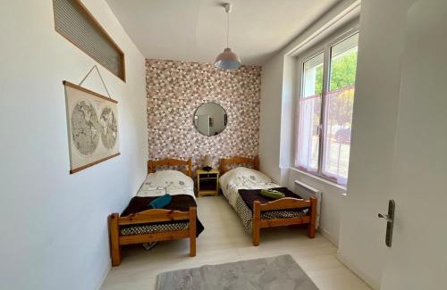 Le Champ-Saint-Pere House | Family home le 31