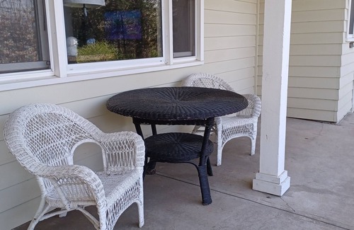 Overland Park House | Family Home, walk to Downtown Overland Park!