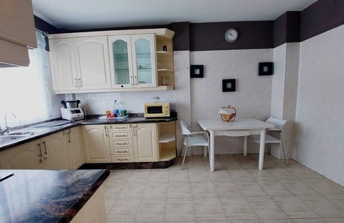 San Isidro House | Family House Tenerife South - Playground for children - Terrace with barbecue - Wi-Fi