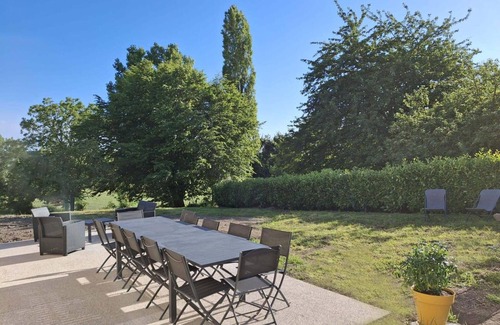 La Mesniere Cottage | Family house with foosball and large terrace