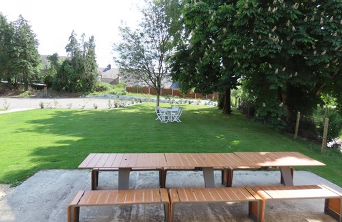 Boucey Cottage | Family house with fireplace and large garden in Pontorson