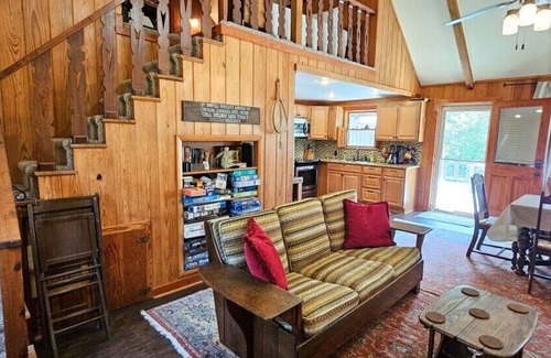 Eureka Springs House | Family Lake Front Home, Kayaks, Propane Fire pit