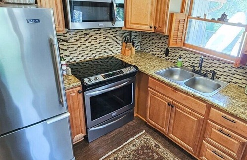 Eureka Springs House | Family Lake Front Home, Kayaks, Propane Fire pit
