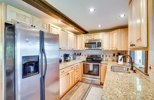 Tully House | Family Lake & Ski House w/Paddleboards & Fire Pit