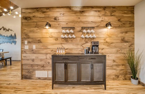 Ellijay Cabin | Family Lodge | Hot Tub-Theater-Game Room-Fire Pit