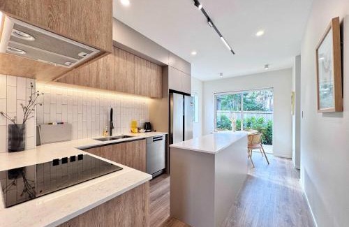 Torbay House | Family Oasis 3BR vs Backyard Near Beach in Torbay