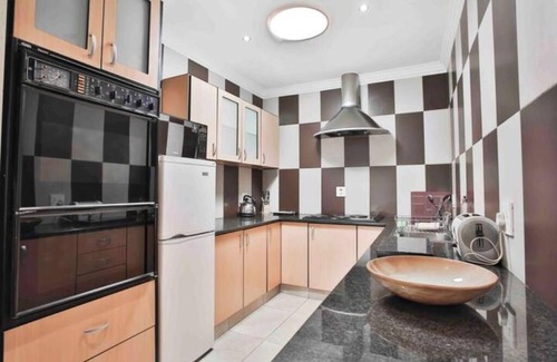 Centurion Apartment | Family or Group Accommodation No Loadshedding