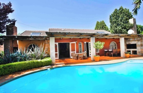 Centurion Apartment | Family or Group Accommodation No Loadshedding
