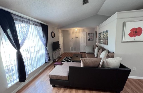 Ocoee House | Family Paradise. 3 Bedrooms, 2 Bathrooms.