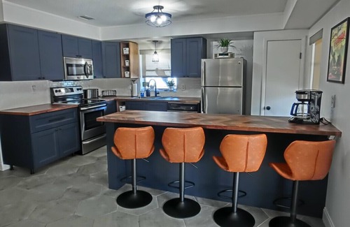 Weeki Wachee Gardens House | Family & Pet-Friendly River Escape w/Kayaks, Manatees & Outdoor Fun!