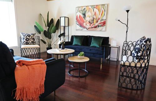 West Edmonton Apartment | Family Pet Friendly AC Disney Near WEM