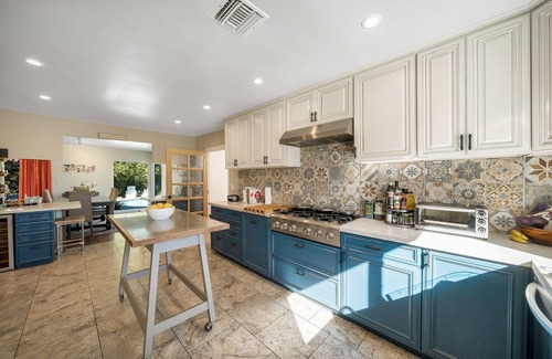 Valley Glen House | Family & Pet Friendly Oasis w/Large Pool, Premium Hot Tub, Putting Green, &More!