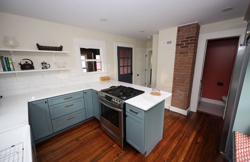 Wallingford Center House | Family, pet friendly downtown New England charmer. Mins from Yale, Choate, QU.
