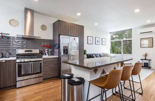 Atlantic House | Family Ready Rooftop Home w/Private Office