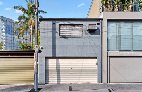 Pyrmont House | Family Retreat: Sydney Harbour, The Star | Pool + Games