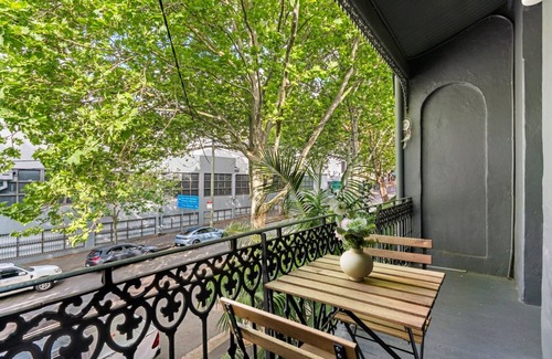 Pyrmont House | Family Retreat: Sydney Harbour, The Star | Pool + Games