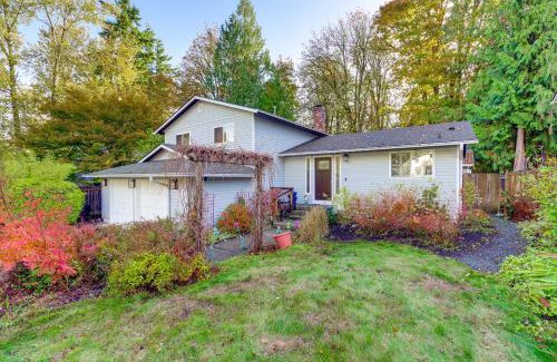 Seattle Hill-Silver Firs House | Family Retreat with Hot Tub and Game Room in Everett!