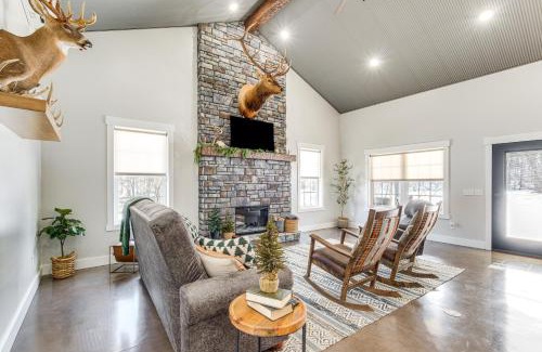Somerdale House | Family Retreat with Fire Pit and Yard in Mineral City
