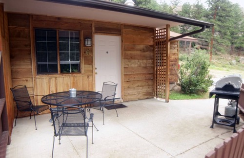 Fall River Estates Ski Chalet | Family Sized 1 Bedroom Chalet, sleeps up to 6