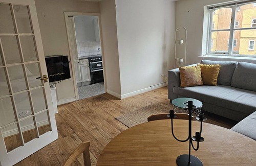 Blackheath Apartment | Family sized apt - 5 mins walk to station. Home away from home.