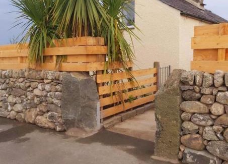 Chwilog House | Family stay by the beach