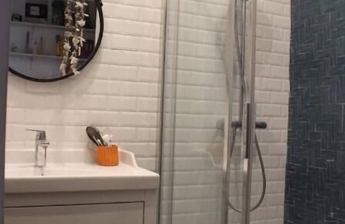 Quartier de la Goutte-d'Or Apartment | Family-style 4-piece Rue Louis Blanc PARIS 10 near Metro La Chapelle