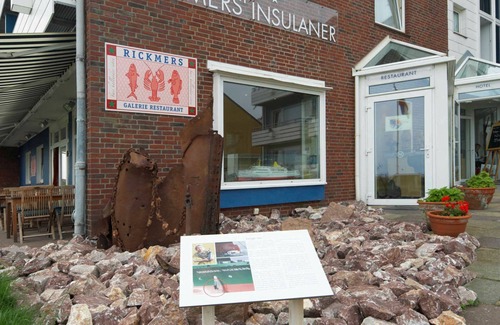 Helgoland House | Family suite facing the island - Hotel Rickmers Insulaner