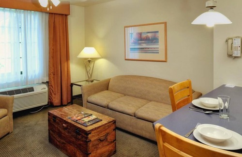 Palo Verde House | Family Vacation! 3 Spacious Units w/Kitchen, Pool, Close to Pima County Public Library