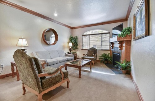 Zermatt Villa | Family Vacation-Heated In Out Pool, Tubing & Ice Skating Villa 1076 villa