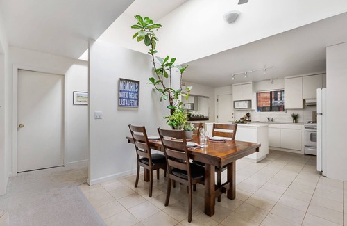 Cultus Lake House | Family vacation home at Cultus Lake - Pet Friendly