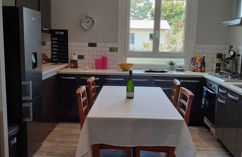 Eymet House | Family villa, ideal for relaxing with swimming pool and jacuzzi.