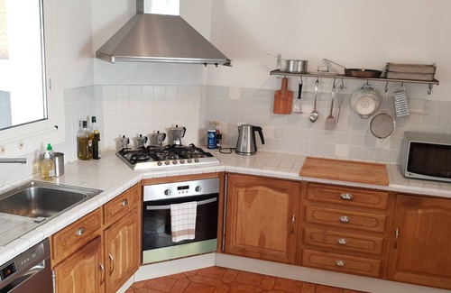 Marseillan Villa | Family Villa set in a mediterranean garden overlooking the Thau Lagoon