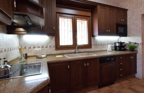 Sayalonga Villa | Family Villa with Terrace