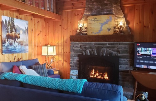 Hawley House | FamilyOriented LakeWallenpaupack Lakefront3BR+Loft+2FBaths-GreatViews!Central AC