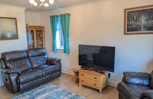 Dilton Marsh House | Famous White Horse on the hill