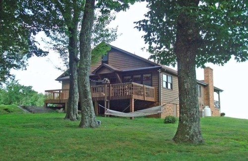 Fancy Gap House | Fancy Gap Cabin, Blue Ridge Parkway, Virginia