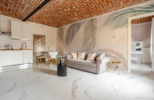 Riva Apartment | Fanstastic 2BDRM Biella Center!