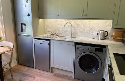 Lewes House | Fantastic 2BD Victorian Apt - 4 adults & 1 child
