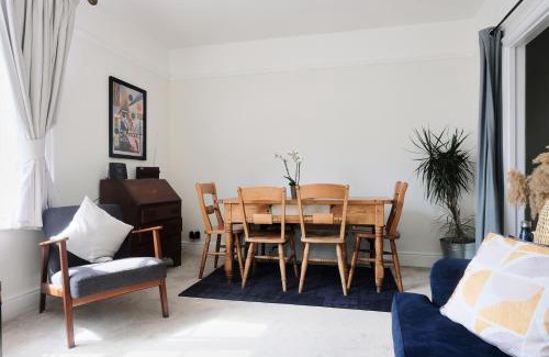 Lewes House | Fantastic 2BD Victorian Apt - 4 adults & 1 child
