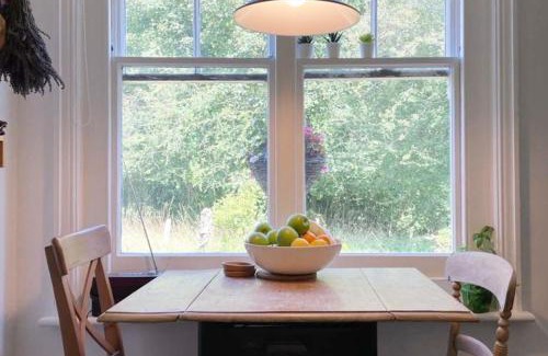 Lewes House | Fantastic 2BD Victorian Apt - 4 adults & 1 child