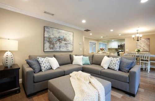 Anaheim Resort House | Fantastic 6 bedroom, 45 bath home (4 master Suites), pool home