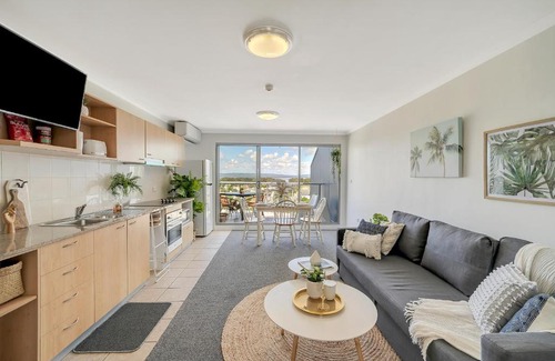 The Entrance Apartment | Fantastic Family Getaway, Great Location & Views